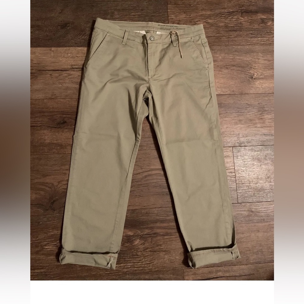 New AG Adriano Goldschmied Slim Khaki Crop Pants. Women’s Size 31 Vintage Tan